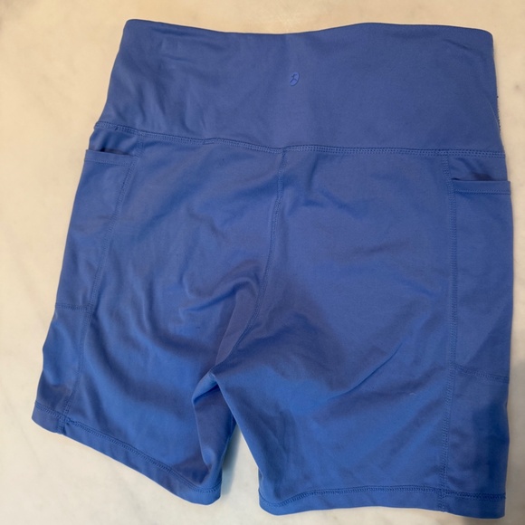 Danskin Yoga Shorts, Women’s size Large, good condition - Picture 4 of 5